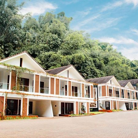 Lembah Permai Resort Sindanglaya エクステリア 写真