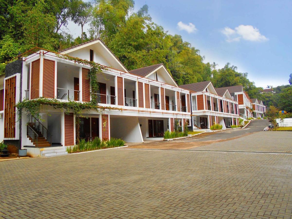 Lembah Permai Resort Sindanglaya エクステリア 写真