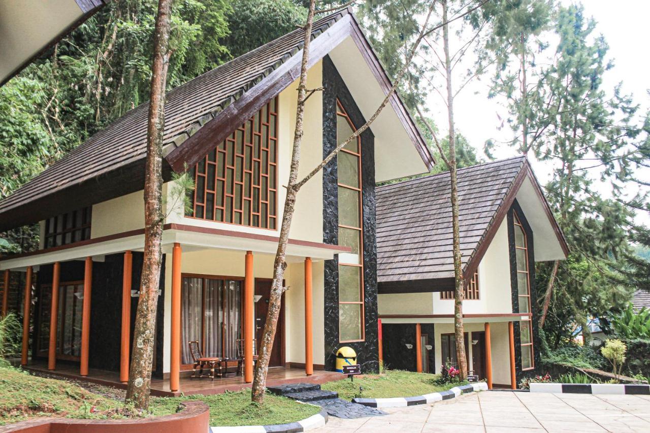Lembah Permai Resort Sindanglaya エクステリア 写真